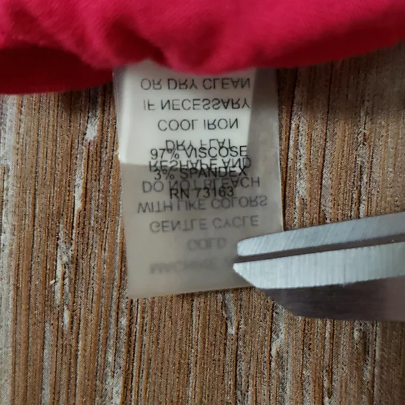 (M) Cable and Guage Fushcia Perfectly Ruched Tee Comfy Soft Casual Weekend - Picture 5 of 7